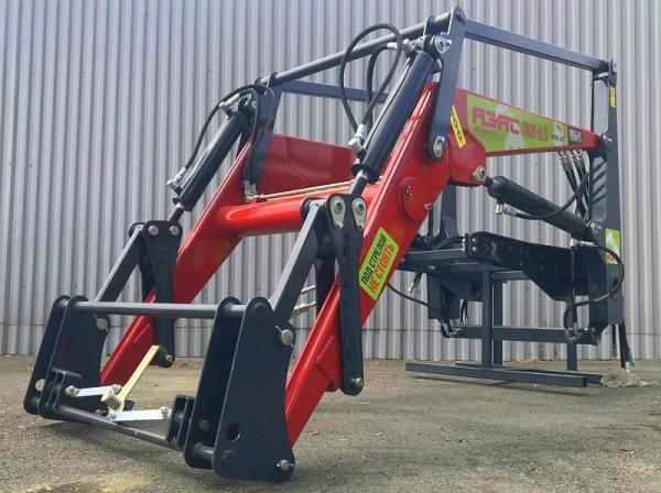 Фронтальный погрузчик–копновоз ПКУ-0.9-02 (в комплекте с разгружающими балками) (АЗАС) на МТЗ-80/82/892/920